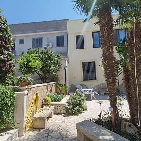 Holiday home Bouganville, Casa Sul Giardino Vicino Otranto *